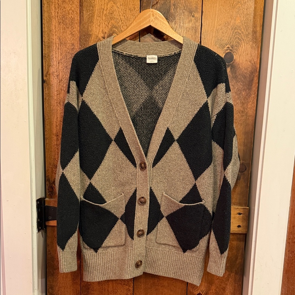 Abercrombie & Fitch Black and Brown Argyle Sweater oversized